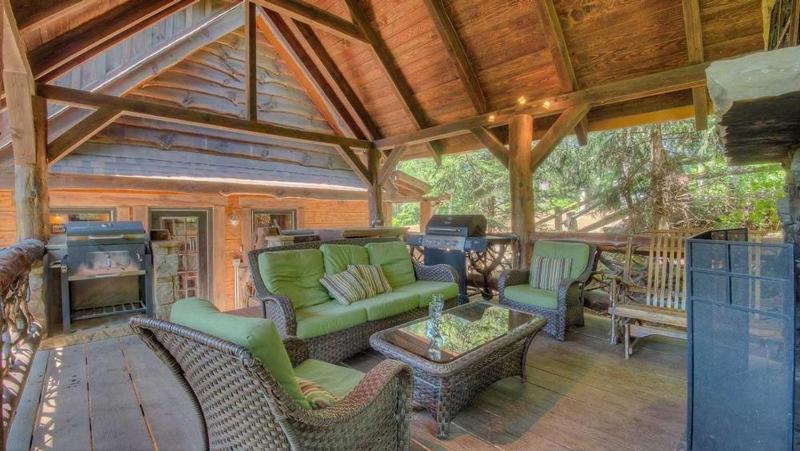 Whitewater Wilderness- Riverside Retreat | Outdoor Living | Luxury Kitchen - image 10