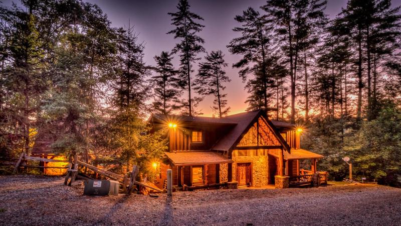Whitewater Wilderness- Riverside Retreat | Outdoor Living | Luxury Kitchen - image 31