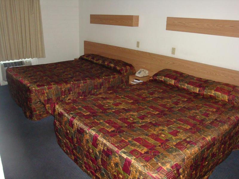 Double Room with Two Double Beds image 2