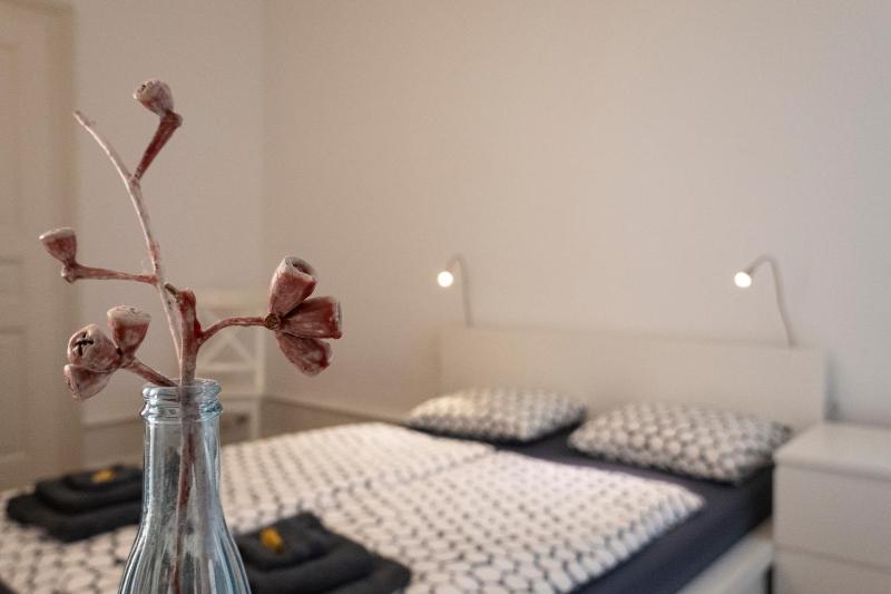 One-Bedroom Apartment image 1