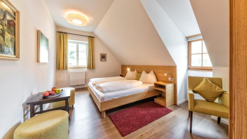 Standard Double Room image 3