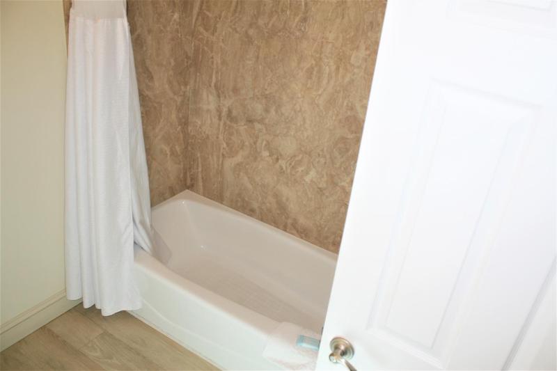 Coastal Choice Queen Suite image 3