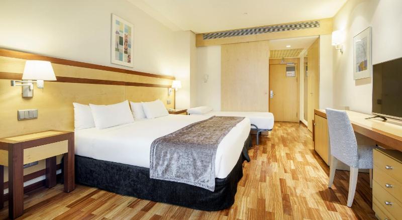 Double or Twin Room with Extra Bed (2 Adults + 1 Child) image 2