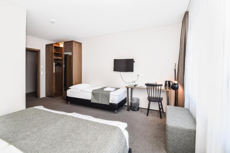 Double or Twin Room with Private Bathroom image 4