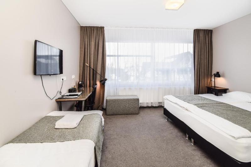 Double or Twin Room with Private Bathroom image 2