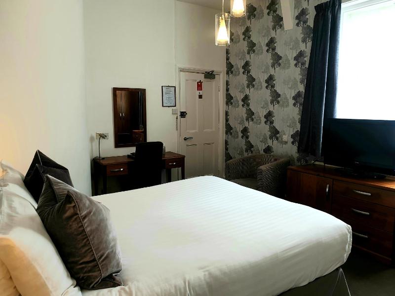 Standard Double Room with Double Bed - Non-Smoking image 2