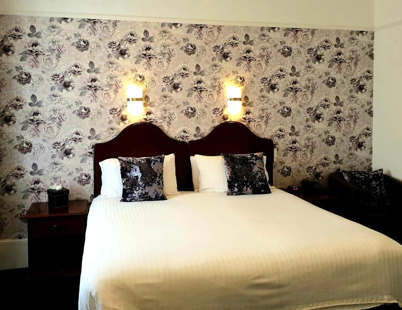 Executive Double Room with Double Bed - Non-Smoking image 4