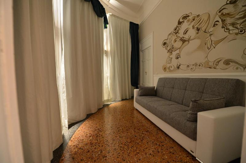 Superior Double Room image 3
