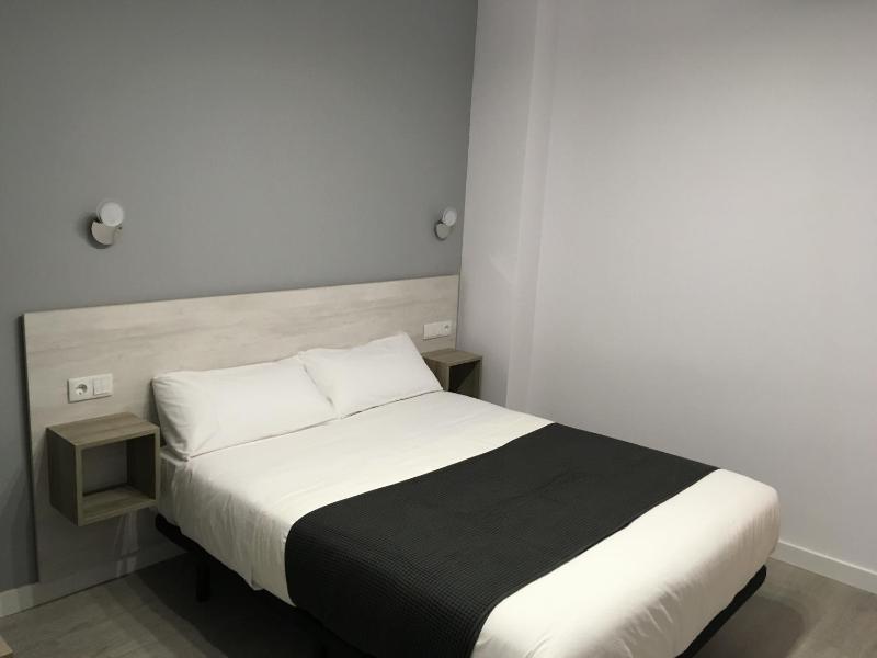 Standard Single Room image 1