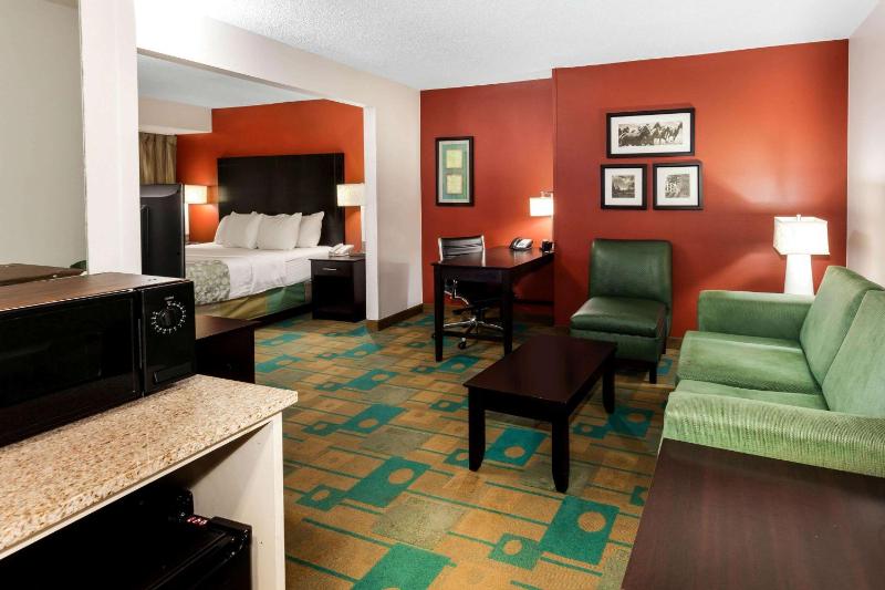 Executive King Room image 2