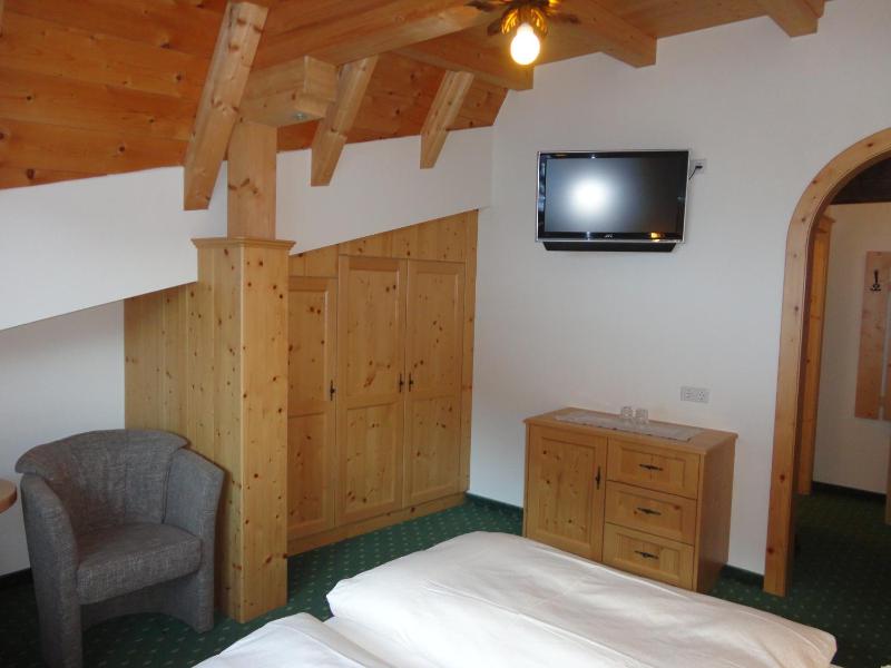Double Room without Balcony image 2