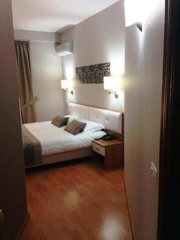 Double Room image 4
