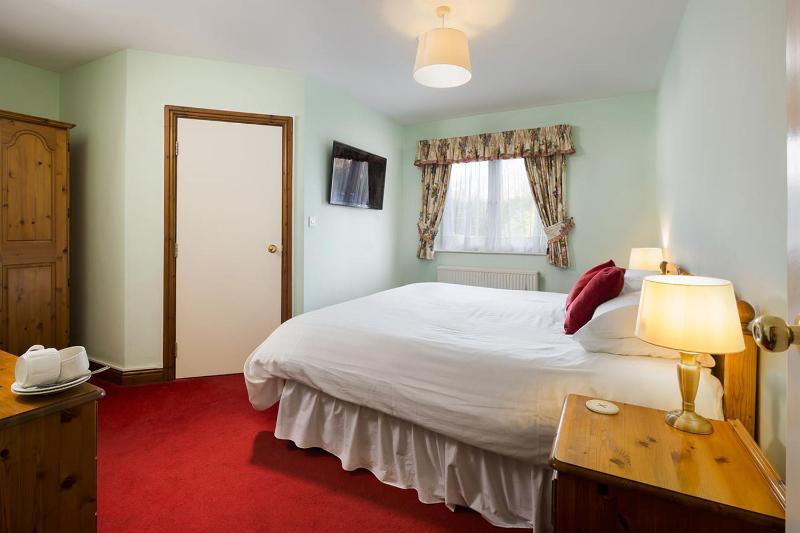 Double or Twin Room image 2