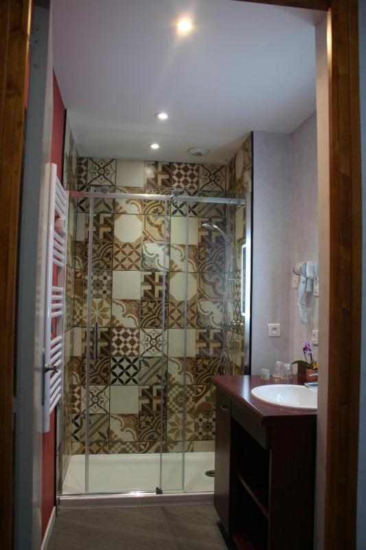 One-Bedroom Apartment image 2