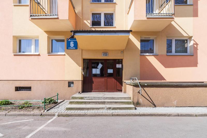 One-Bedroom Apartment image 3