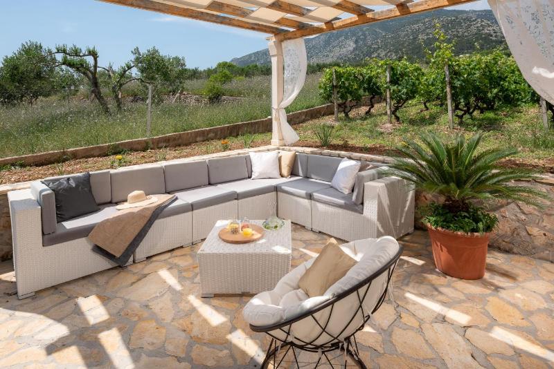 Luxury Villa Zlatni Rat with Pool Near Zlatni Rat Beach Bol - image 22