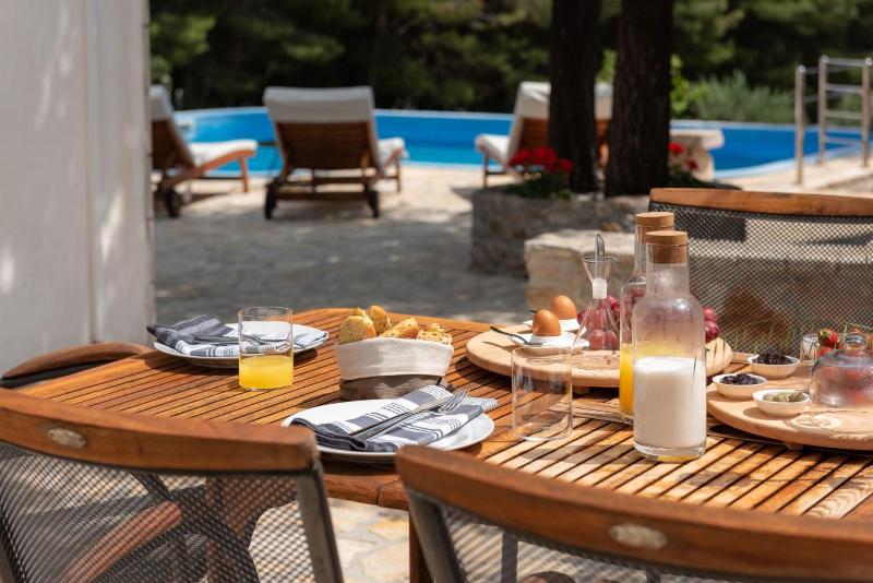 Luxury Villa Zlatni Rat with Pool Near Zlatni Rat Beach Bol - image 44