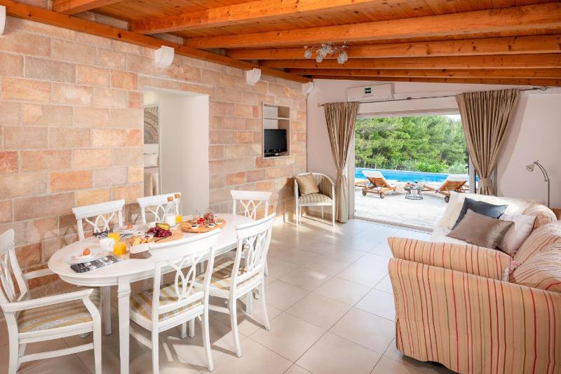 Luxury Villa Zlatni Rat with Pool Near Zlatni Rat Beach Bol - image 32