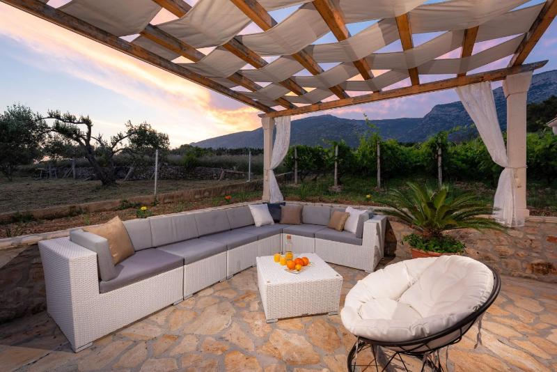 Luxury Villa Zlatni Rat with Pool Near Zlatni Rat Beach Bol - image 24