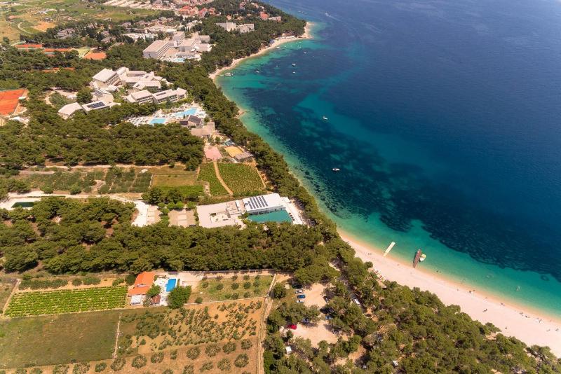 Luxury Villa Zlatni Rat with Pool Near Zlatni Rat Beach Bol - image 12