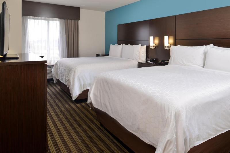 Standard Room with Two Queen Beds image 3