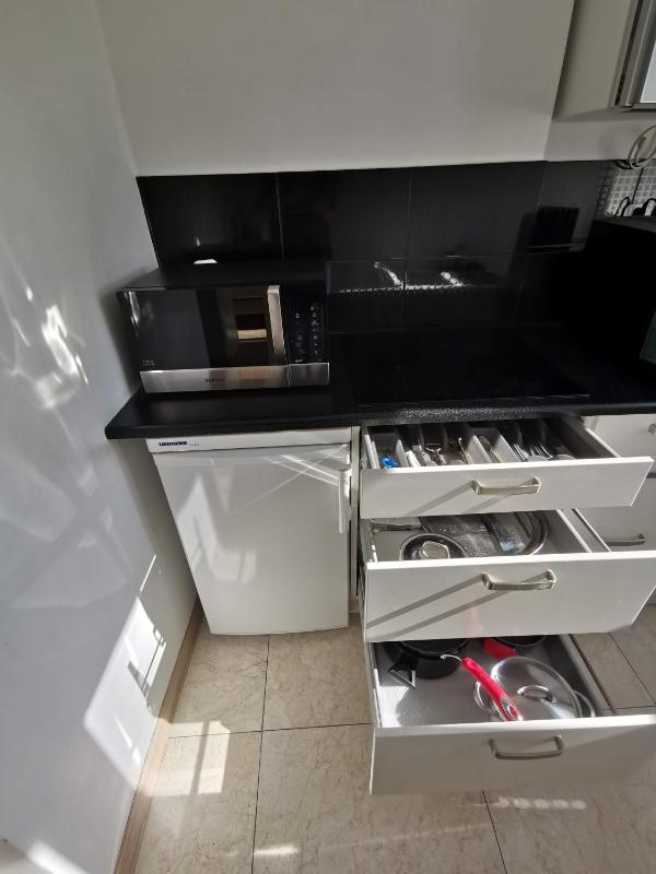 Studio Apartment image 2