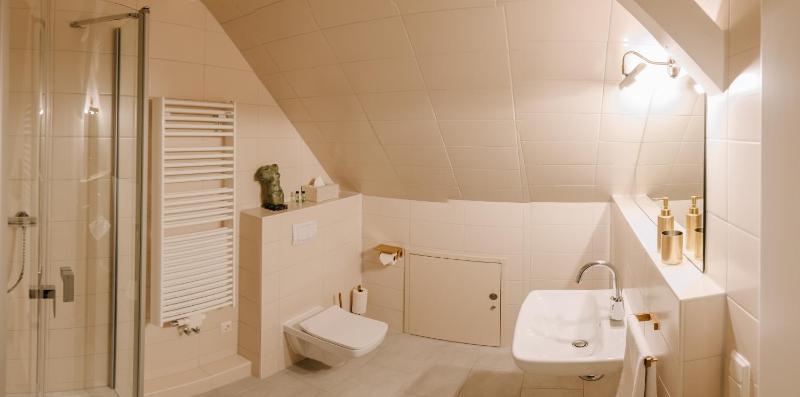 Double Room image 2