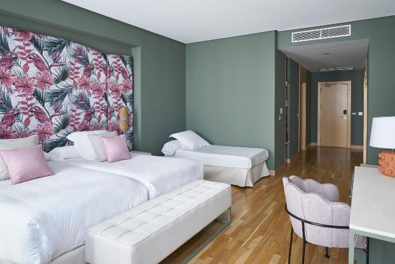 Double Room with Extra Bed (3 Adults) image 3