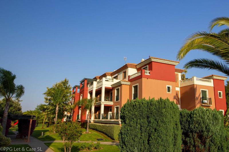 Apartment with Garden View image 4