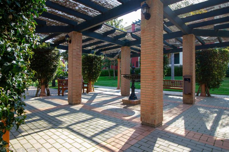 Apartment with Garden View image 3