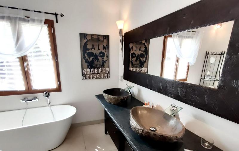 Maison Prestige Saint Tropez by Roberto Geissini - image 34