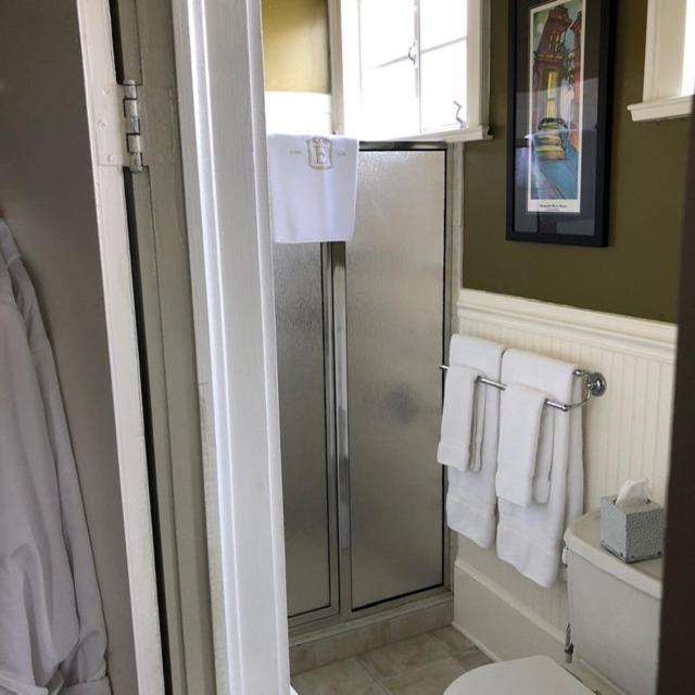 Deluxe King Suite image 2