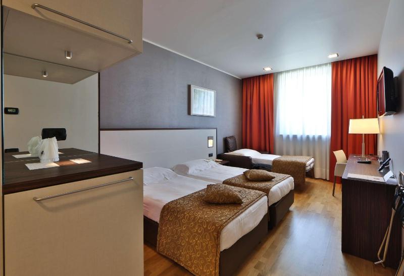 Comfort Twin Room image 2