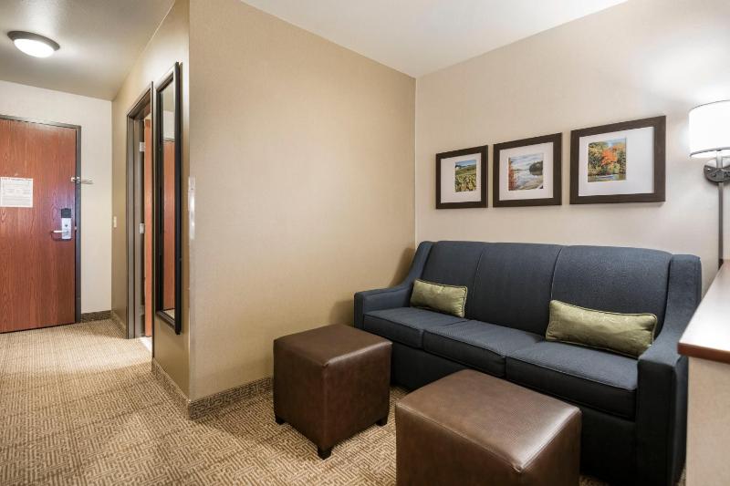 Queen Suite with Two Queen Beds - Accessible/Non-Smoking image 1