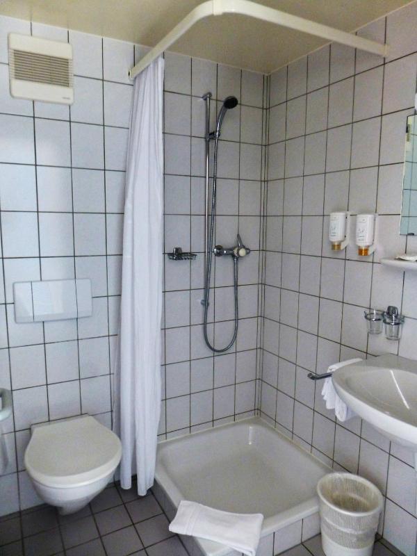 Single Room image 4