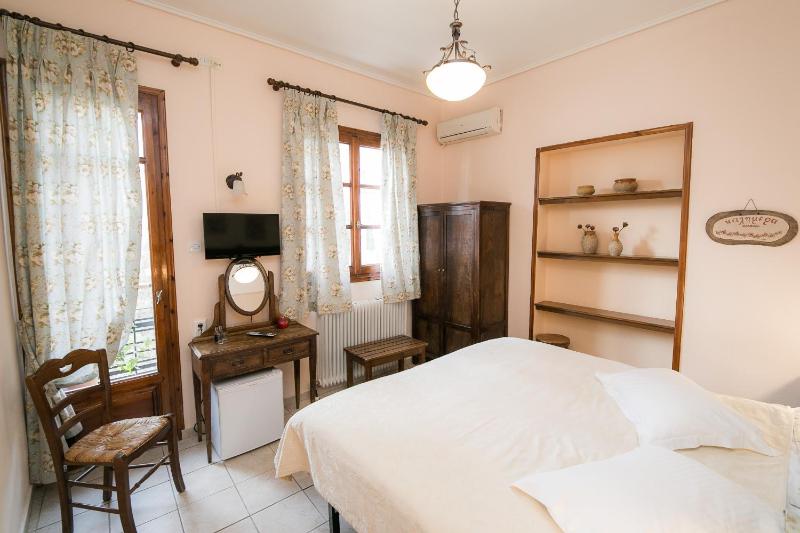 Classic Double Room with Balcony image 1