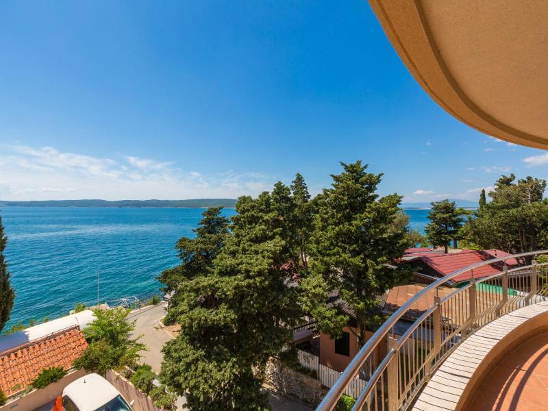 Two-Bedroom Apartment with Balcony image 4