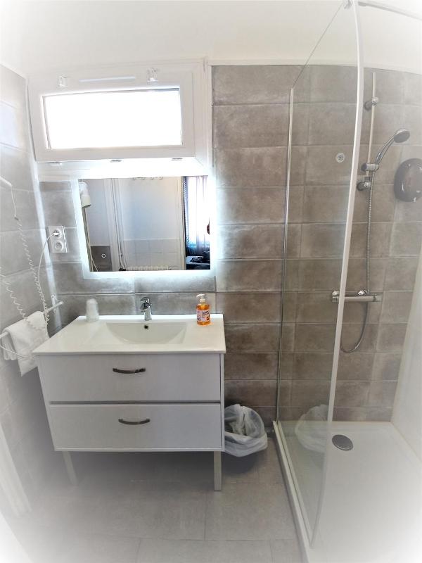 Quadruple Room with Air Conditioning image 4