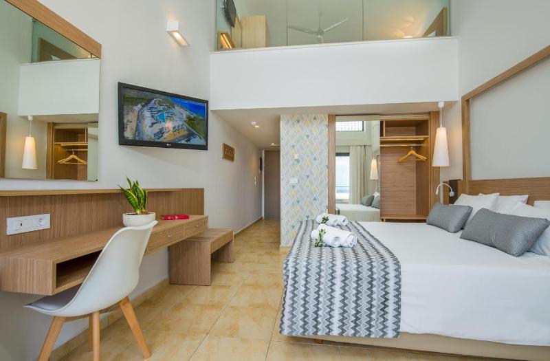 Superior Two-Bedroom Apartment image 4