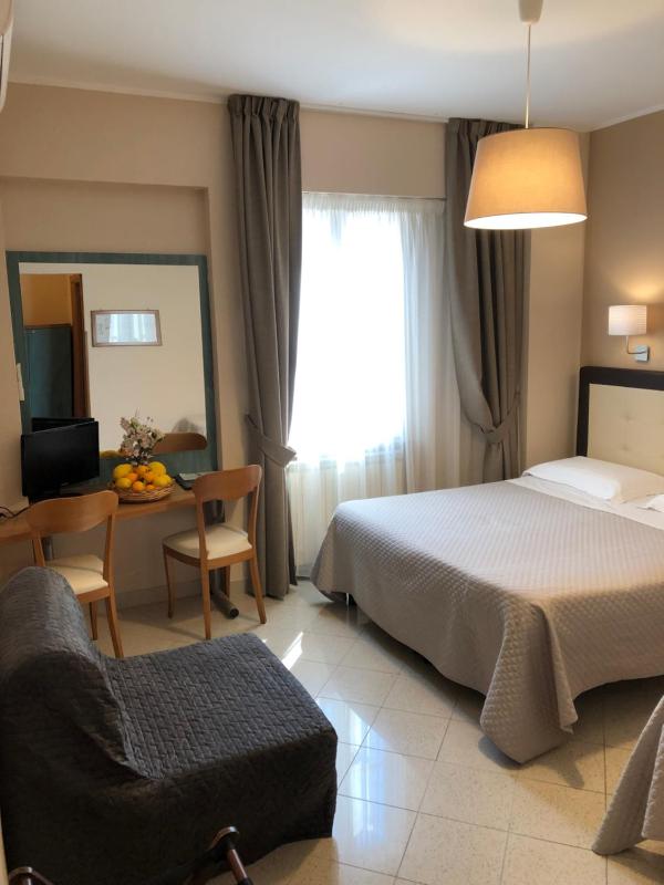 Triple Room image 3