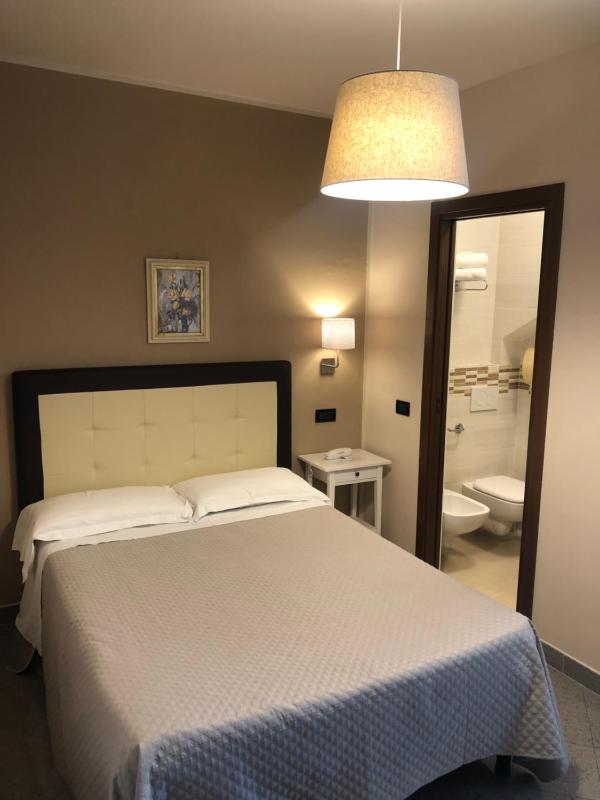 Single Room image 1