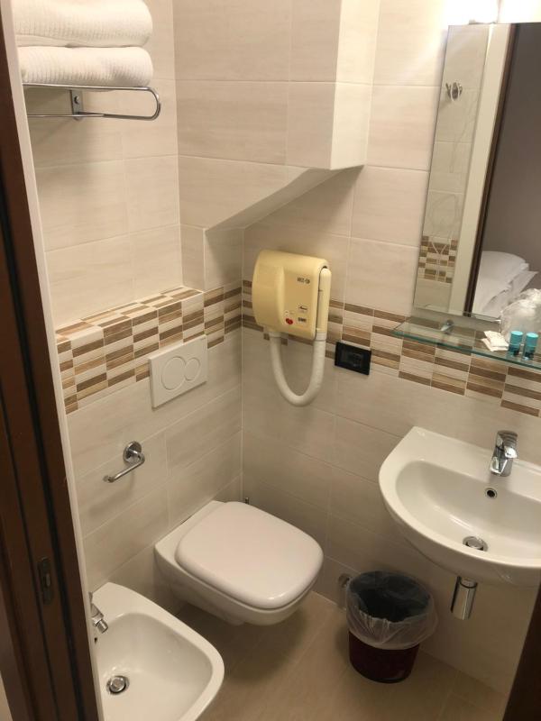 Single Room image 2