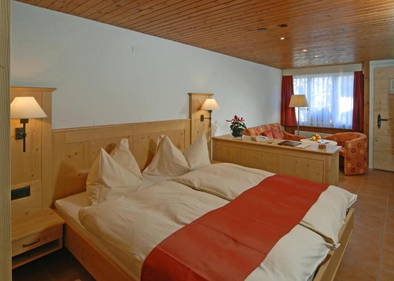 Superior Double Room image 3