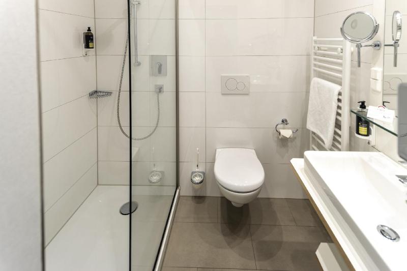 Business Double Room image 2
