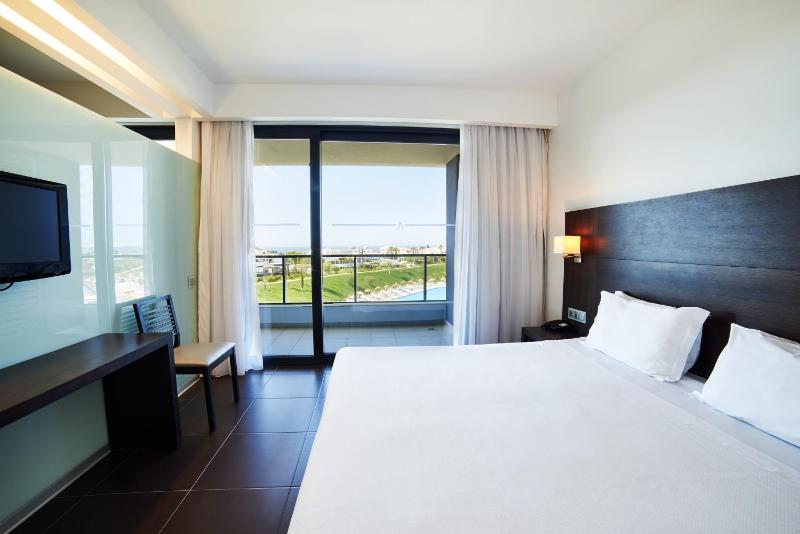 Prestige Suite with Pool View (2 Adults + 1 Child up to 12 years old)  image 2