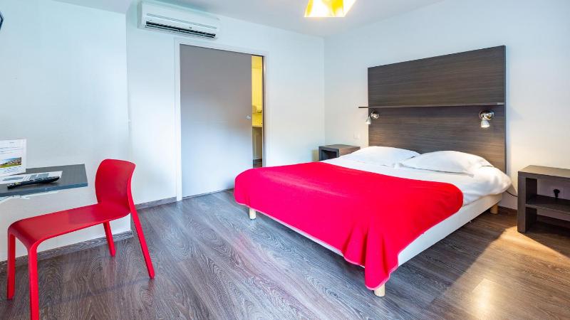 Studio (2 Adults) - View on Polders image 3