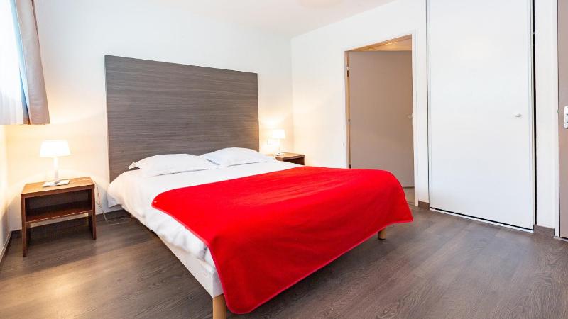 Studio (2 Adults) - View on Polders image 4