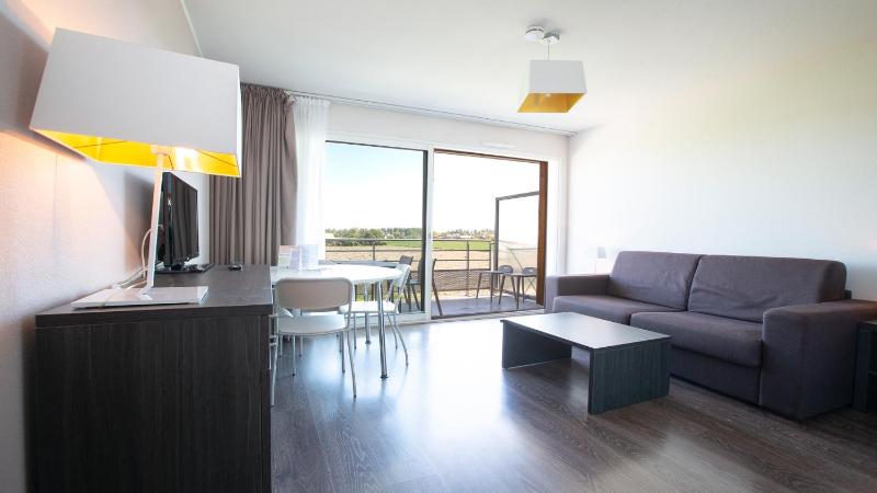 One-Bedroom Apartment (4 Adults) image 2