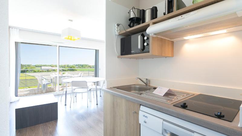 Two-Bedroom Apartment (6 Adults) - View on Polders image 3