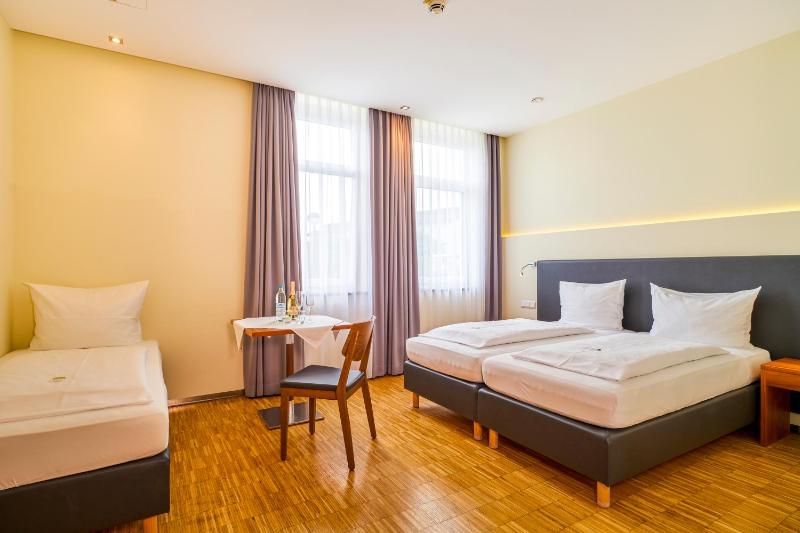 Triple Room image 4